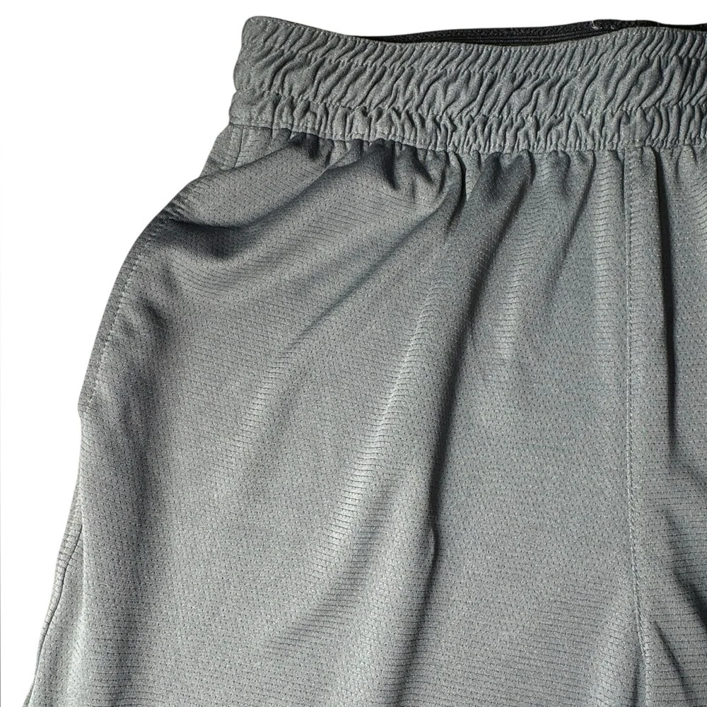 Nike Dri-Fit Performance Sport Shorts grey teen size large